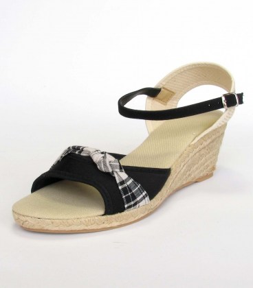 Женские босоножки на платформе